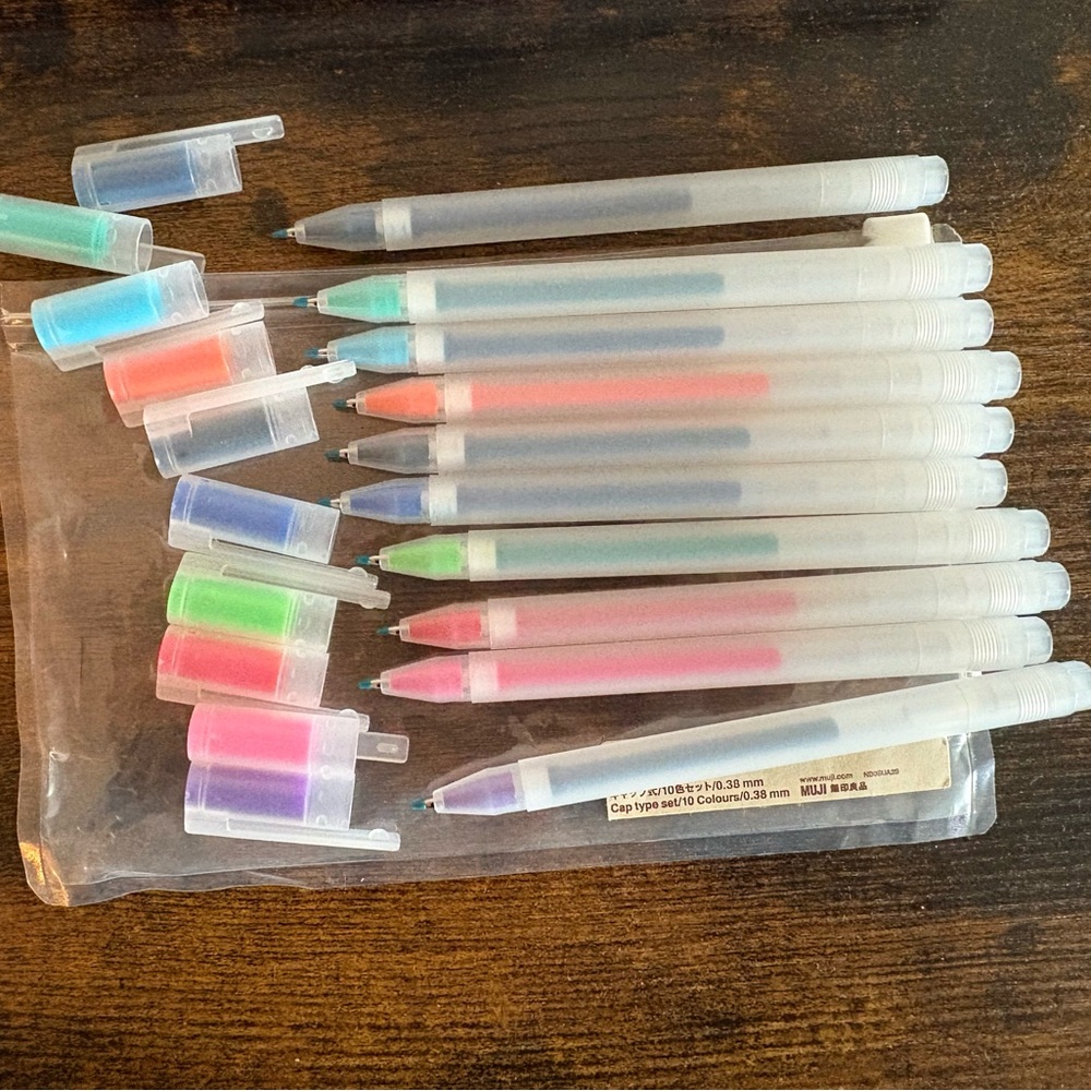 Muji Gel ink ballpoint pens Cap type set10 colors 0.38 mm comes with clear pouch